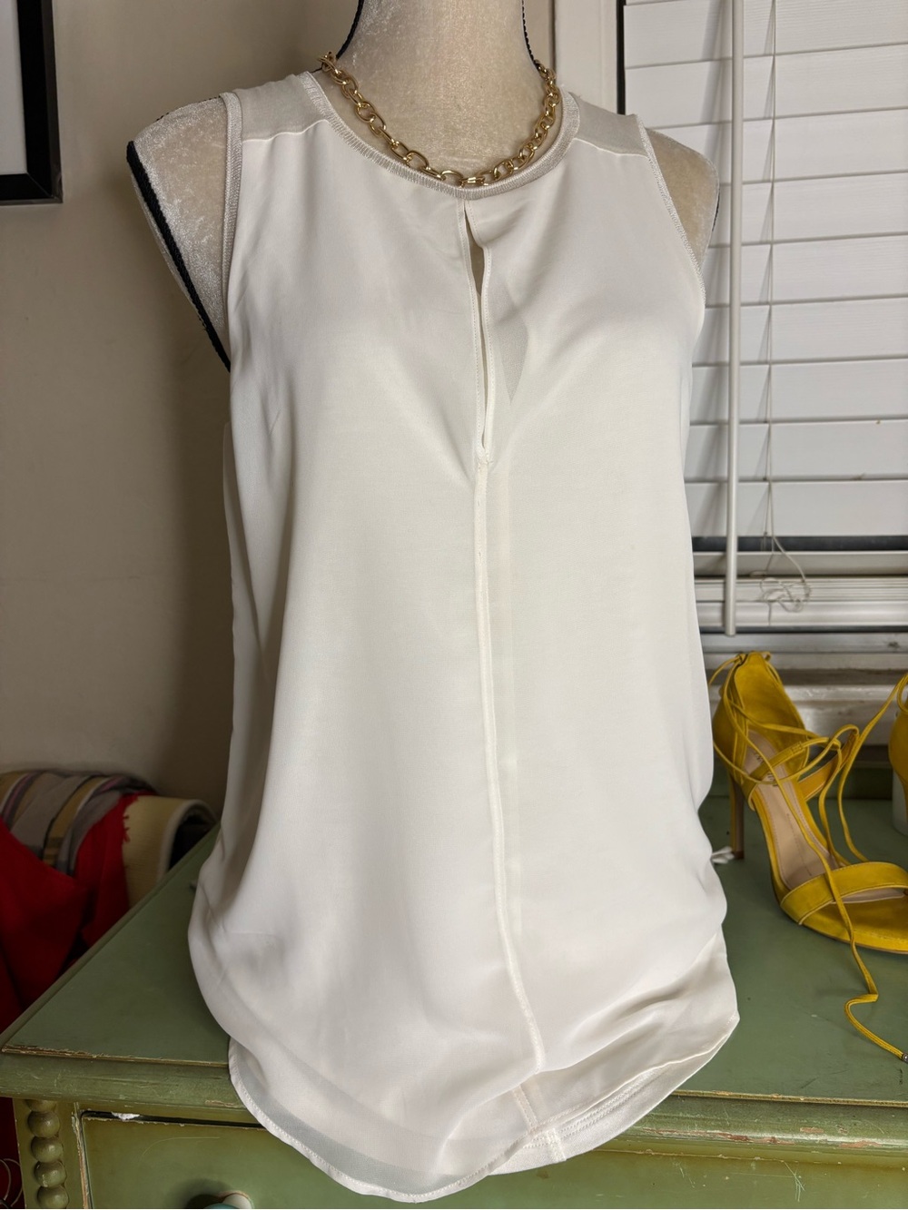 Ann Taylor Cream Sleeveless Pleated Front Shell Top